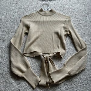 CREAM TURTLENECK